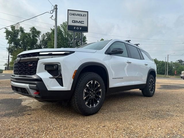 2026 Chevrolet Traverse Z71 in Polar White Tricoat — front three-quarter view