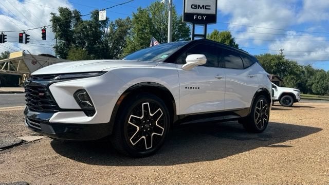 2023 Chevrolet Blazer RS in Iridescent Pearl Tricoat — front three-quarter view